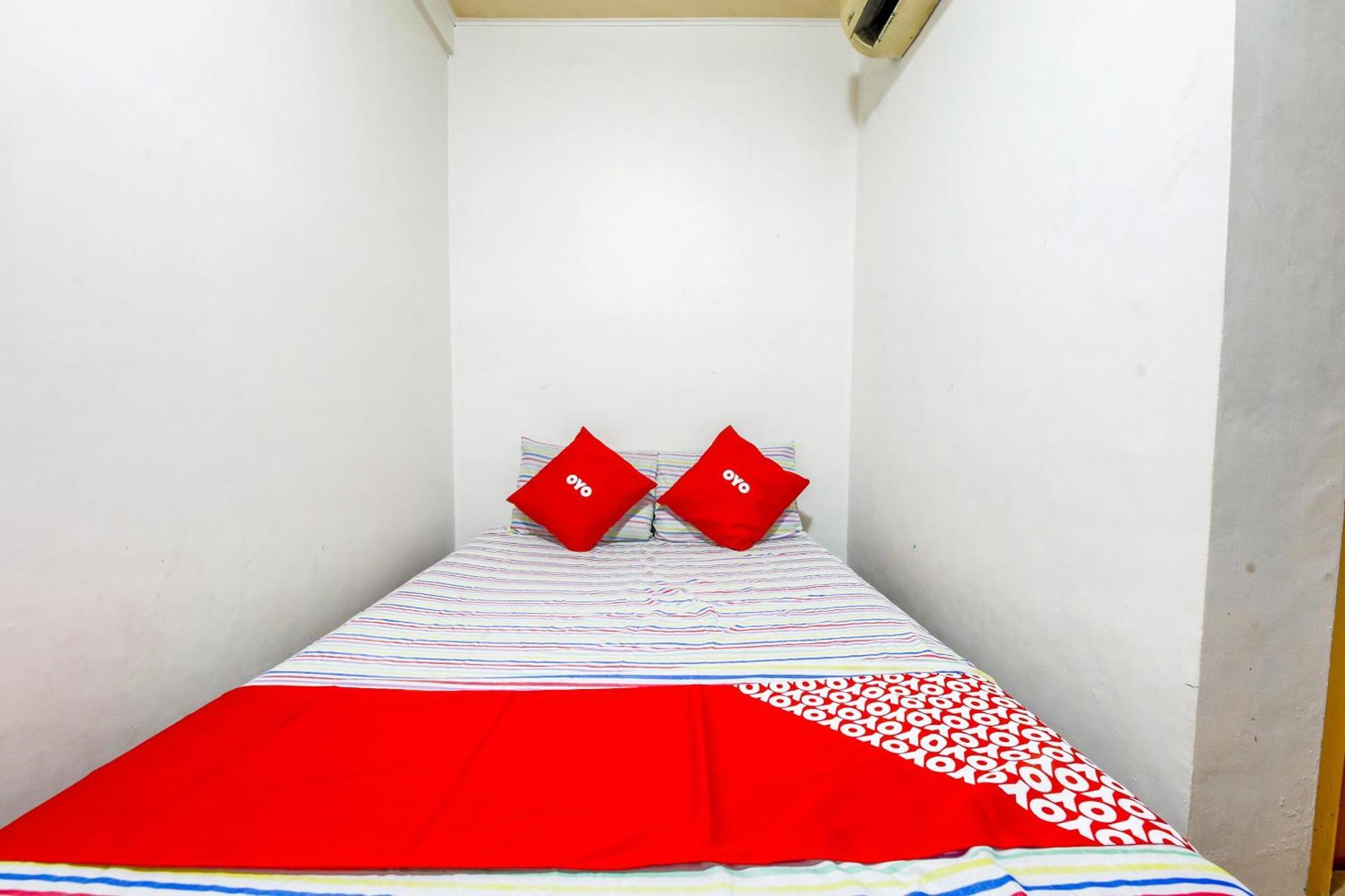 Busline Apartelle Кесон Сити Екстериор снимка